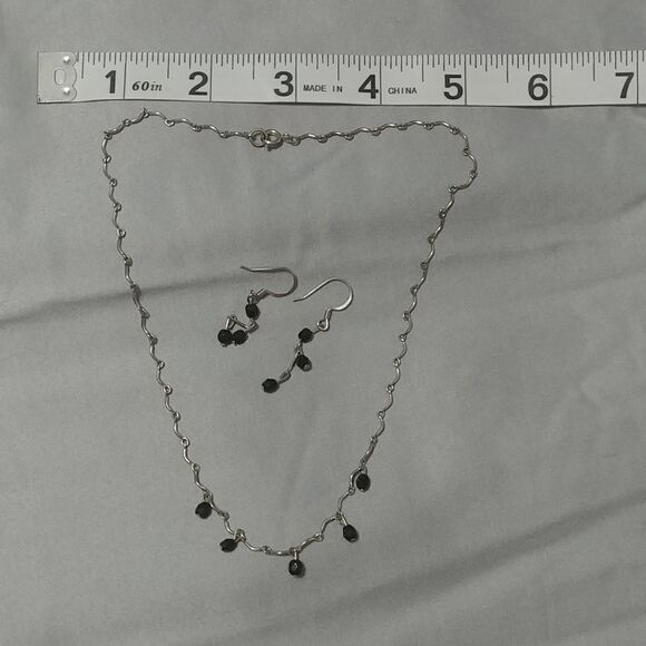 Silver and black beads necklace and earring set - Picture 4 of 5